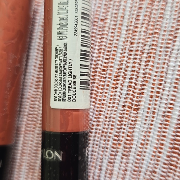 REVLON BRAND WOMENS COLORSTAY MATTE LITE LIP CRAYON BUNDLE OF 3 - Picture 5 of 9